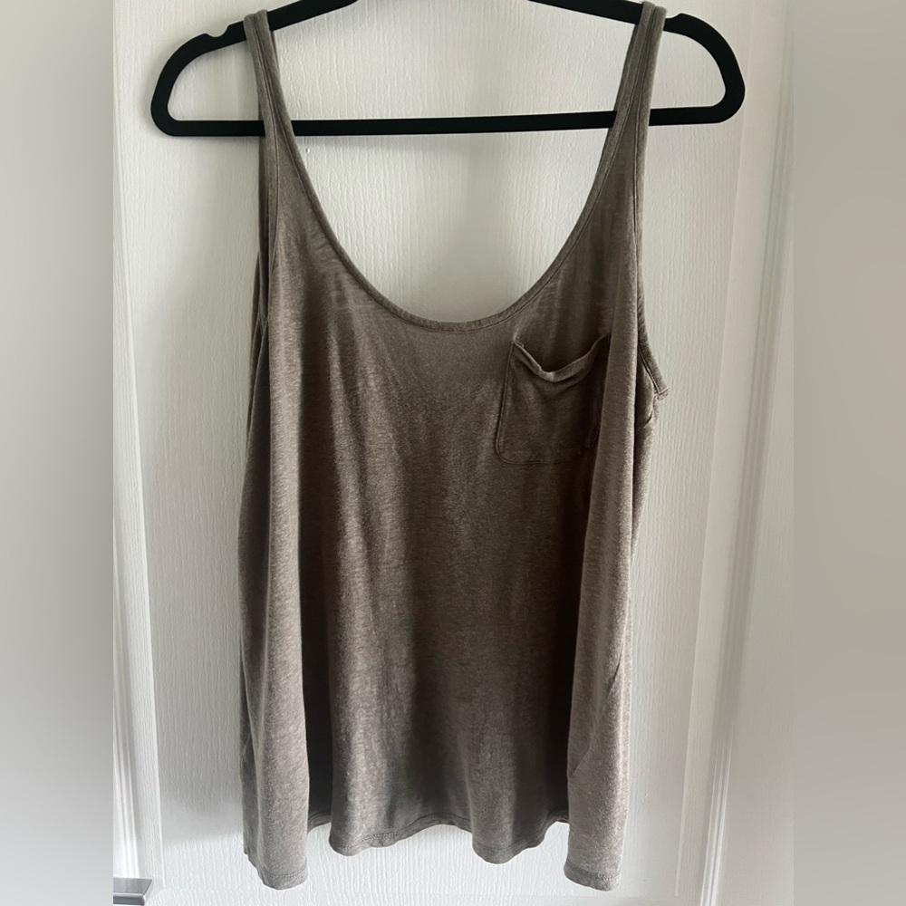 Brochu Walker Linen Tank Top!